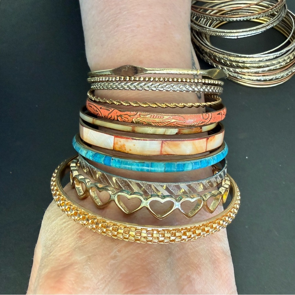 40 bangle bracelets - Picture 2 of 3